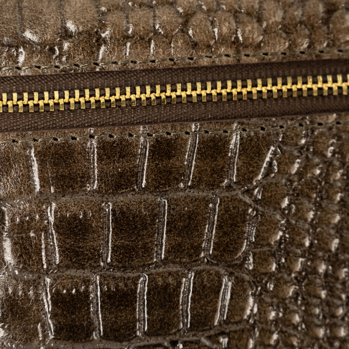 AMARA CHECKBOOK CLUTCH - OLIVINE