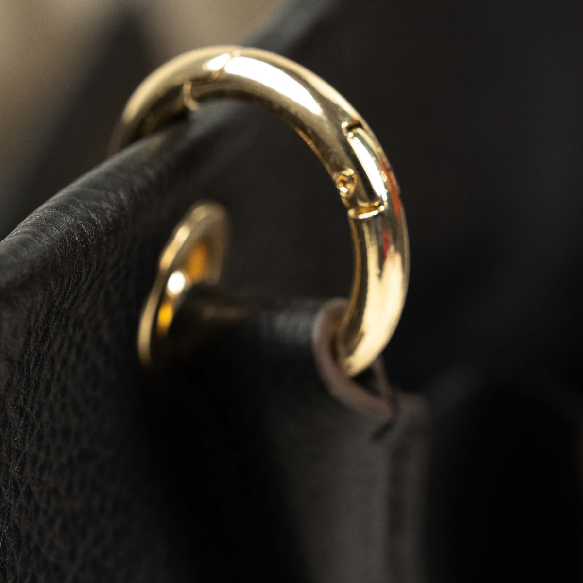 SONDRA SHOULDER BAG - BLACK